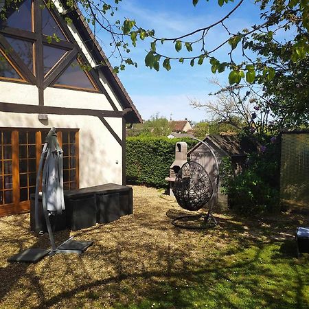 Le Gite De Poulas Couffy Exterior photo